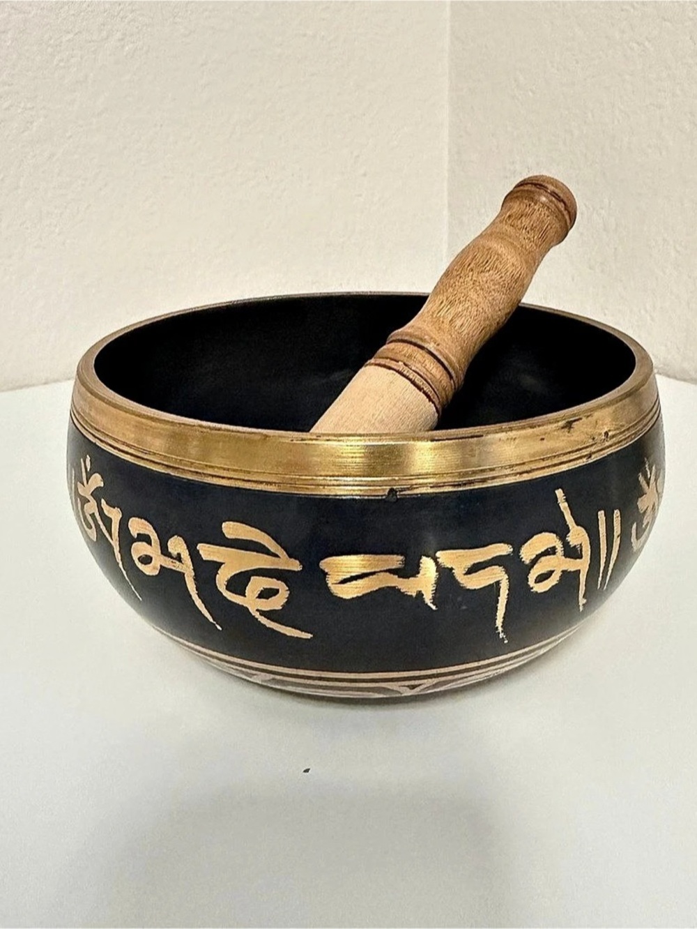Black & Gold Singing Bowl with Mallet